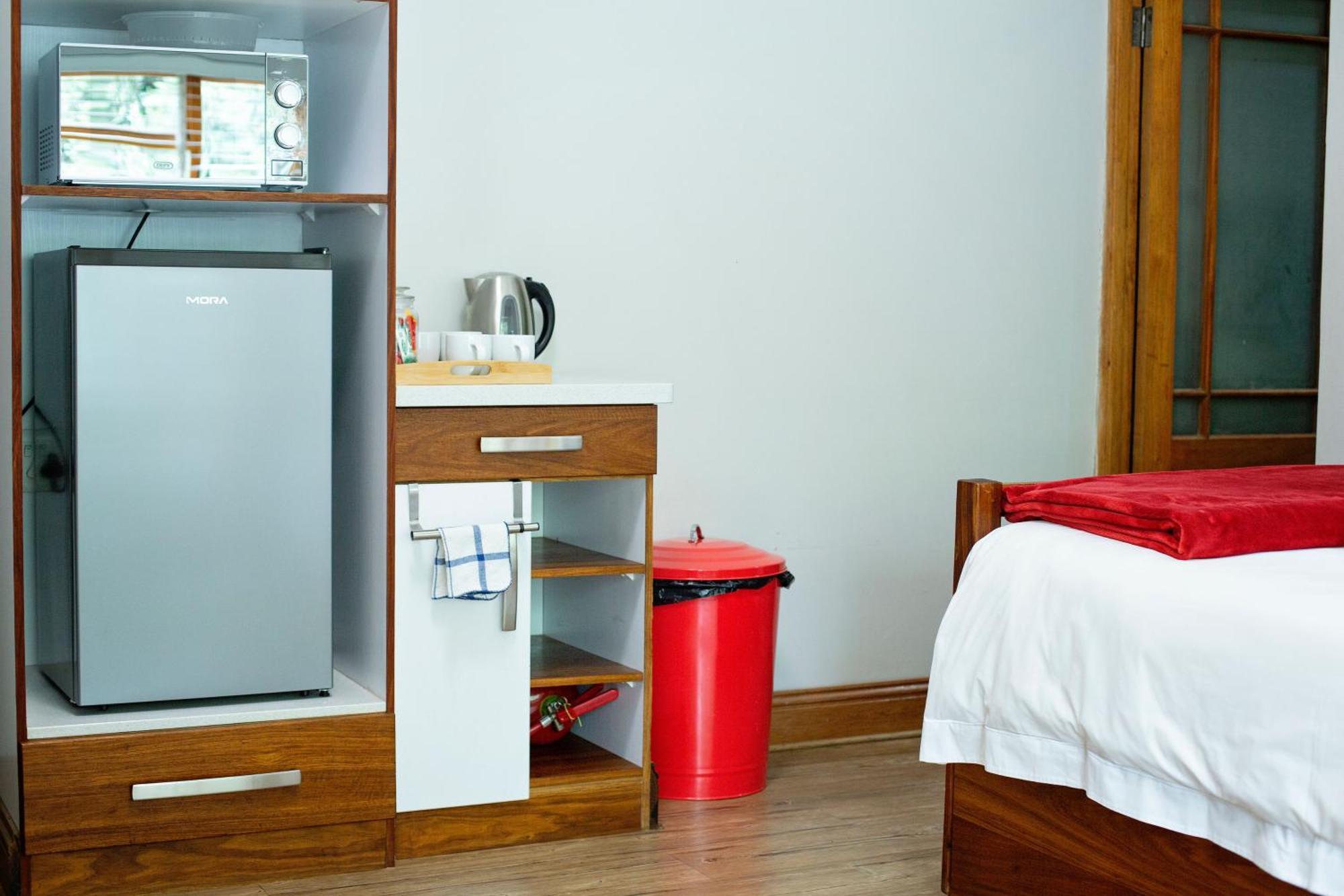 Crisp Guest Rooms Блоемфонтейн Екстериор снимка